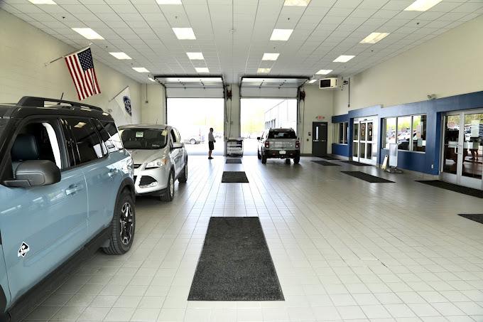 Dealership gallery photo 5
